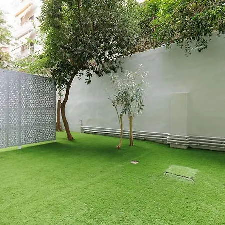 Apartment Snug With Shared Garden V *