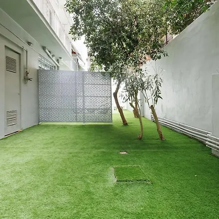 Apartment Snug With Shared Garden V *