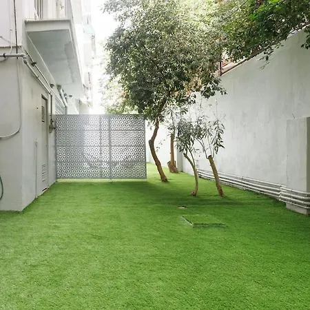 Snug With Shared Garden V Apartment *